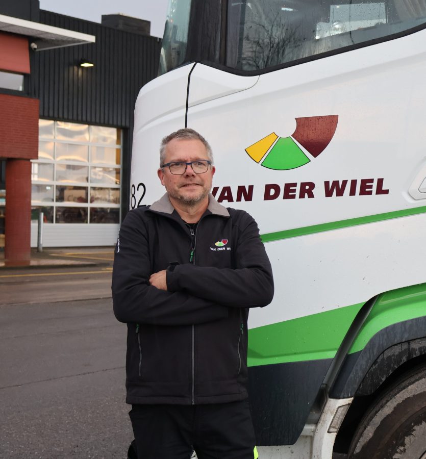 Chauffeur voor elektrische vrachtwagen